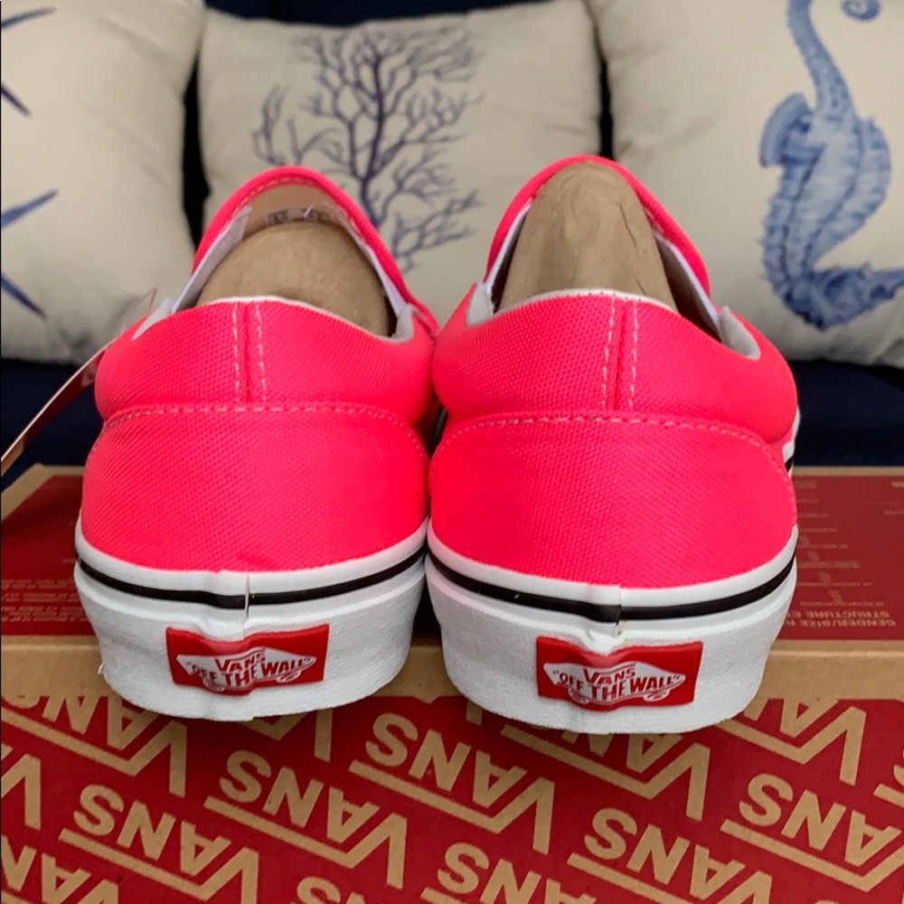 VANS CLASSIC SLIP ON NEON Knockout Pink/Tr Wht WMN - Picture 8 of 16